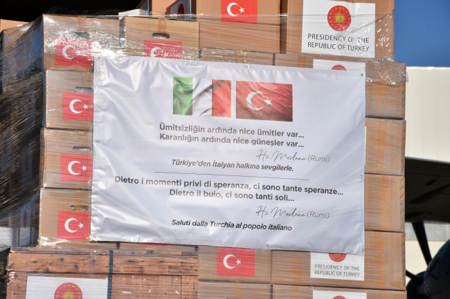 Italiya Turkiyada insonparvarlik yordami yubordi