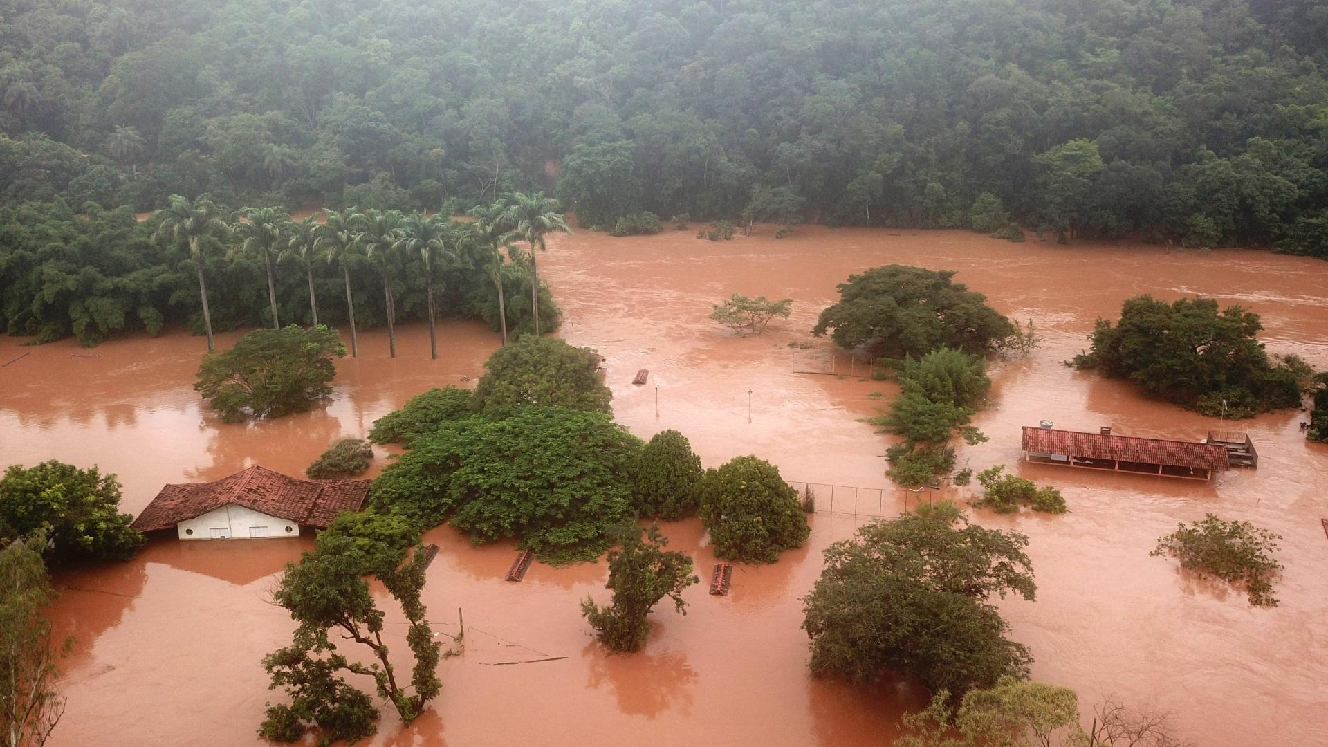 巴西狂欢节期间暴雨成灾，已致46人死亡数十人失踪_塞巴斯蒂昂_圣保罗州_洪水