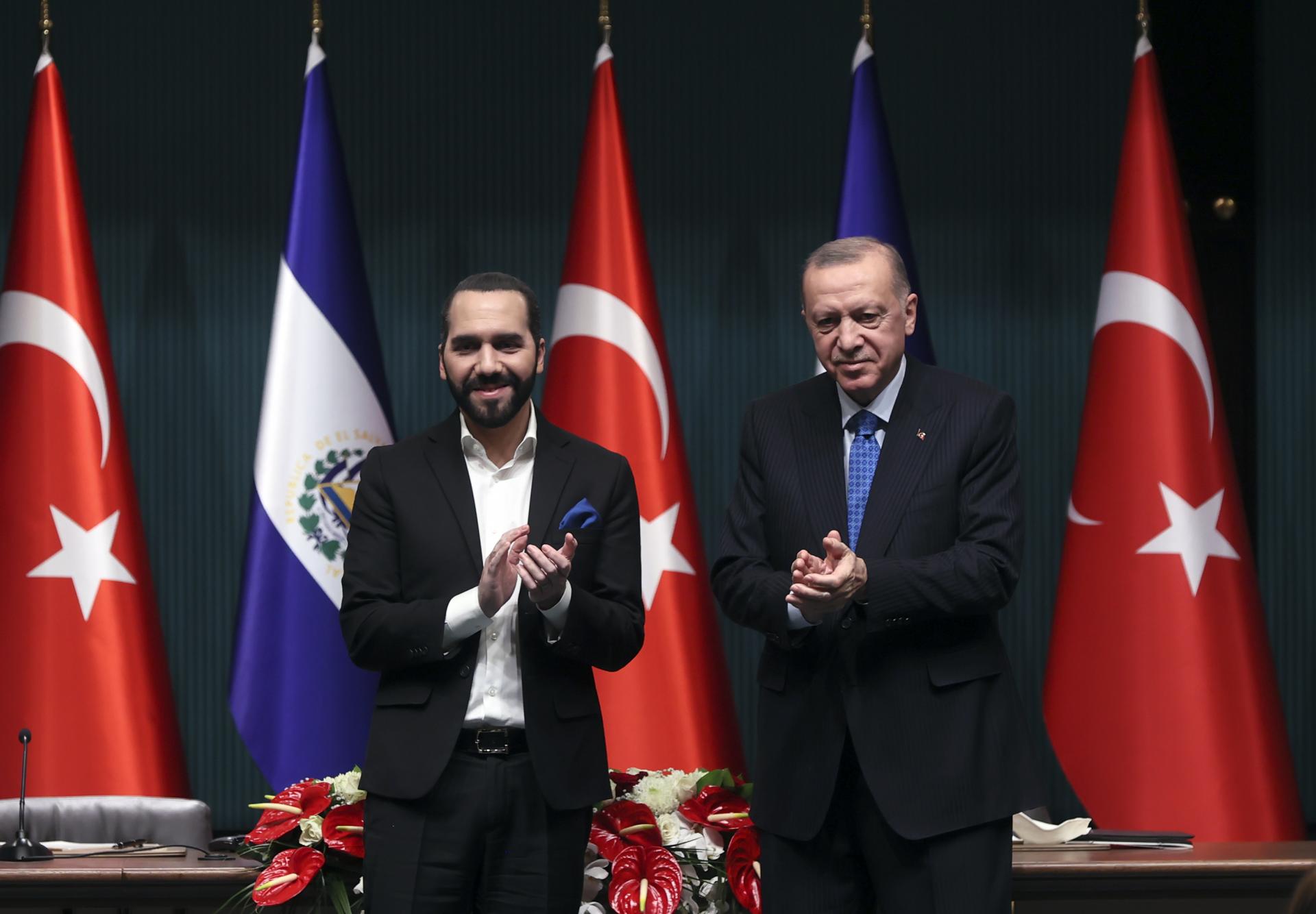 Μπουκέλε: Θέλουμε να γίνουμε κομμάτι της ανάπτυξης της Τουρκίας