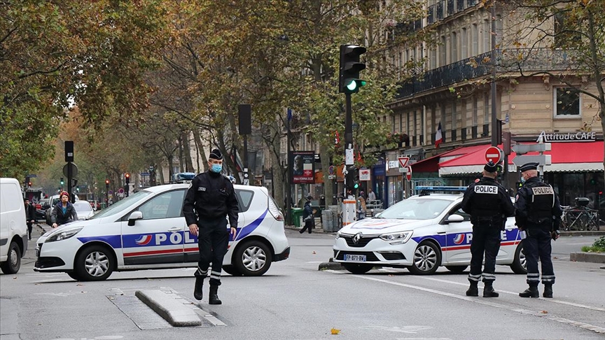 Френските власти са разтревожени от детските банди в Париж