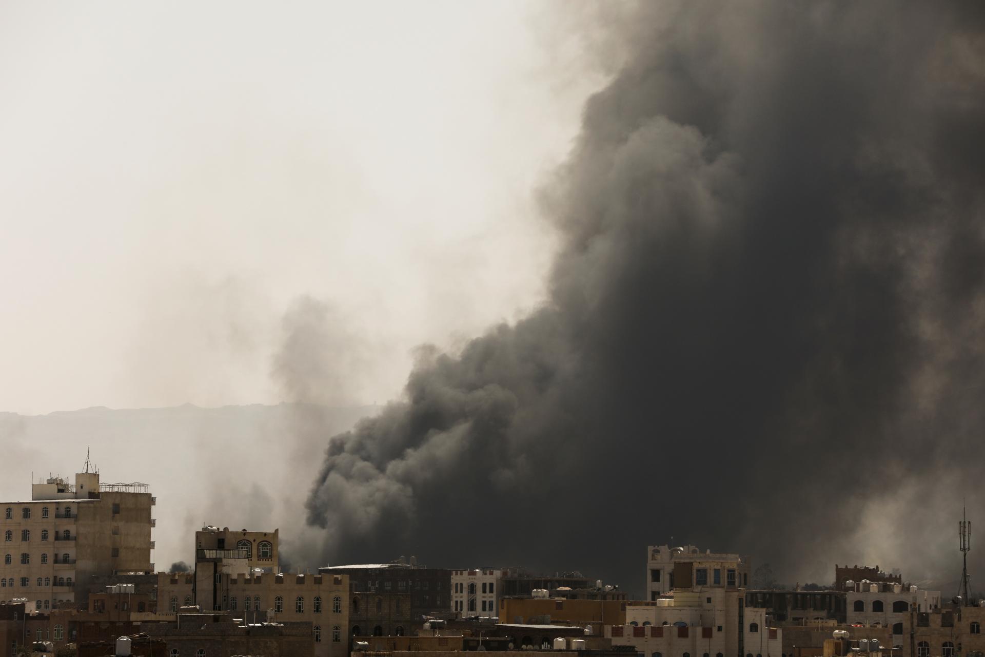 حمله هوایی ائتلاف عربی به زندان المرکزی یمن