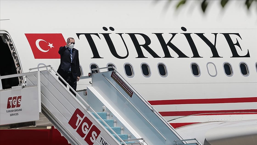 د ترکیې ولسمشر رجب طیب اردوغان د رسمي‌ سفر په ترڅ‌ کې روسیې ته سفر وکړ.