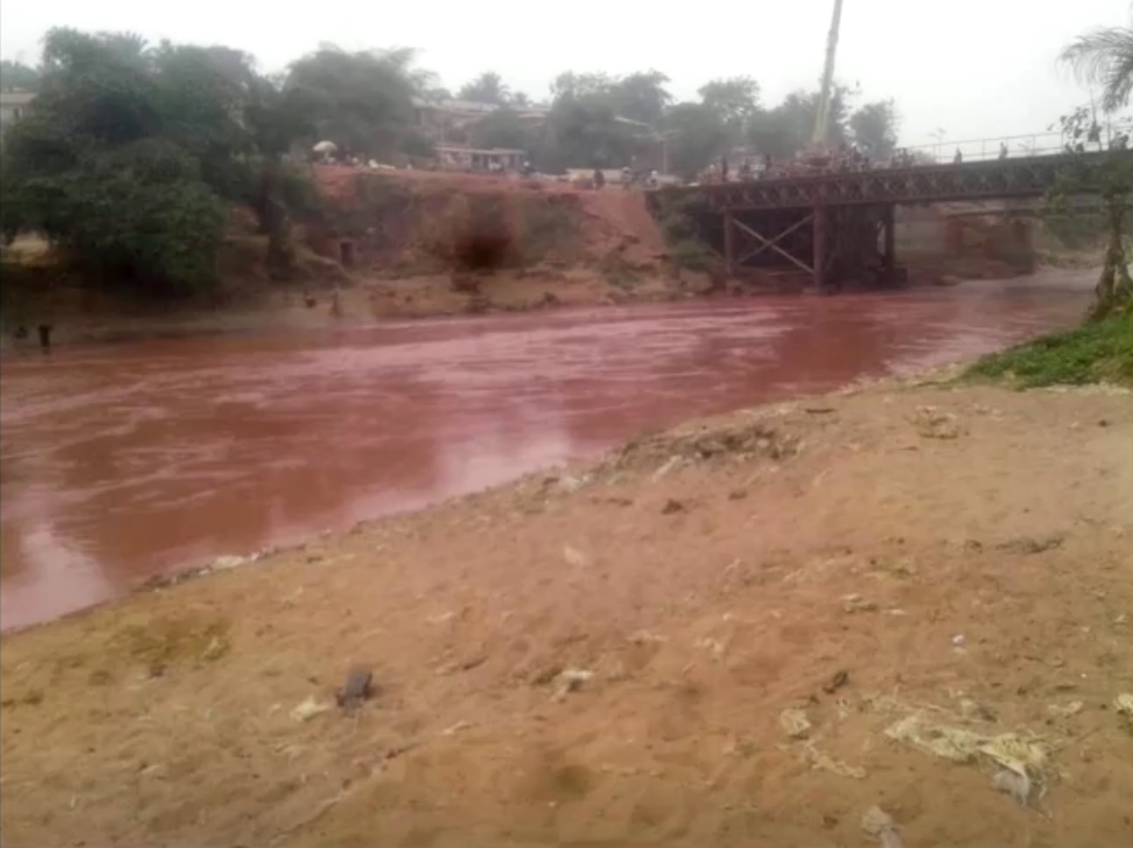 刚果河遭矿业公司污染致12人死亡