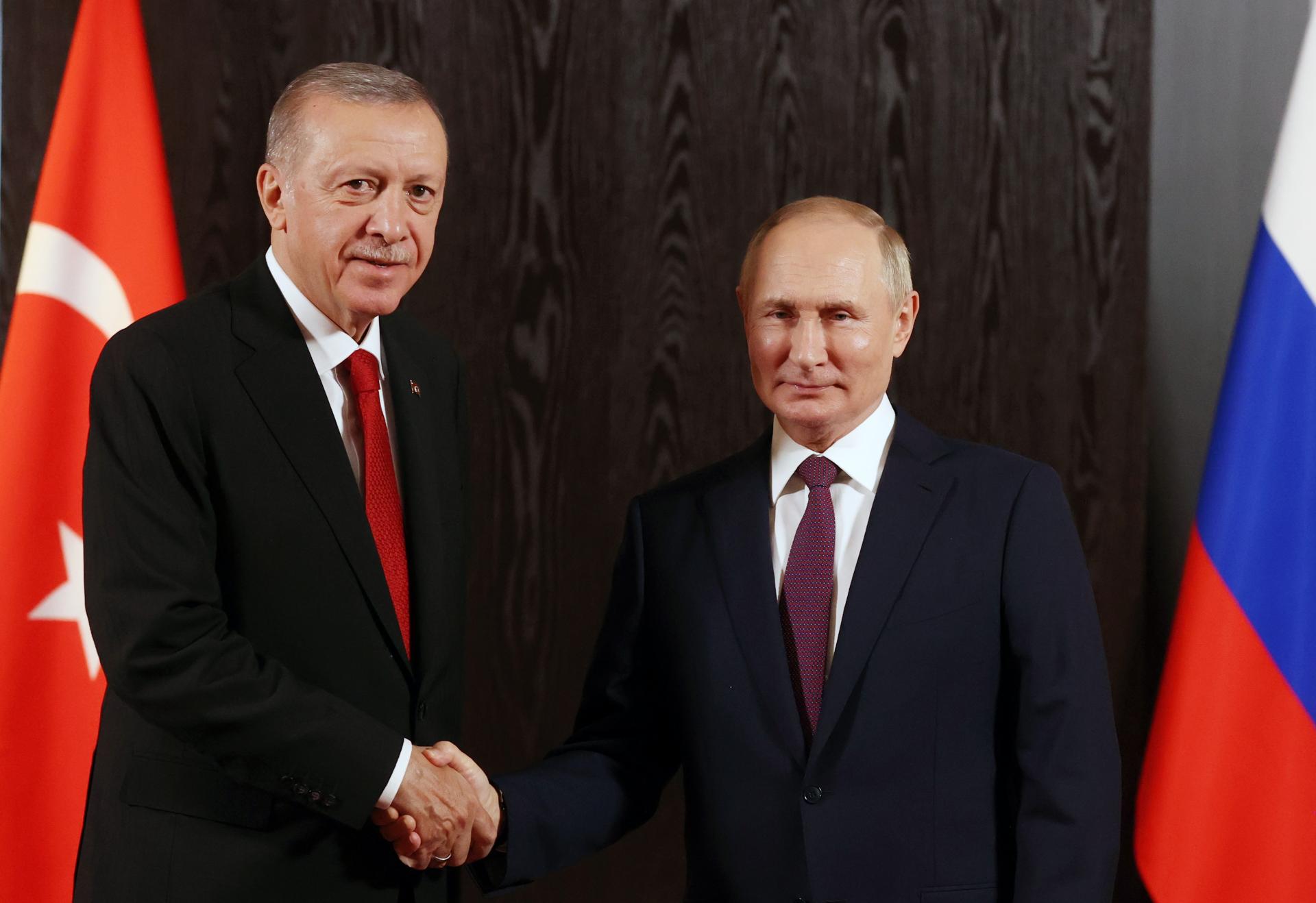 Erdoğan elnök telefonon tárgyalt Putyinnal
