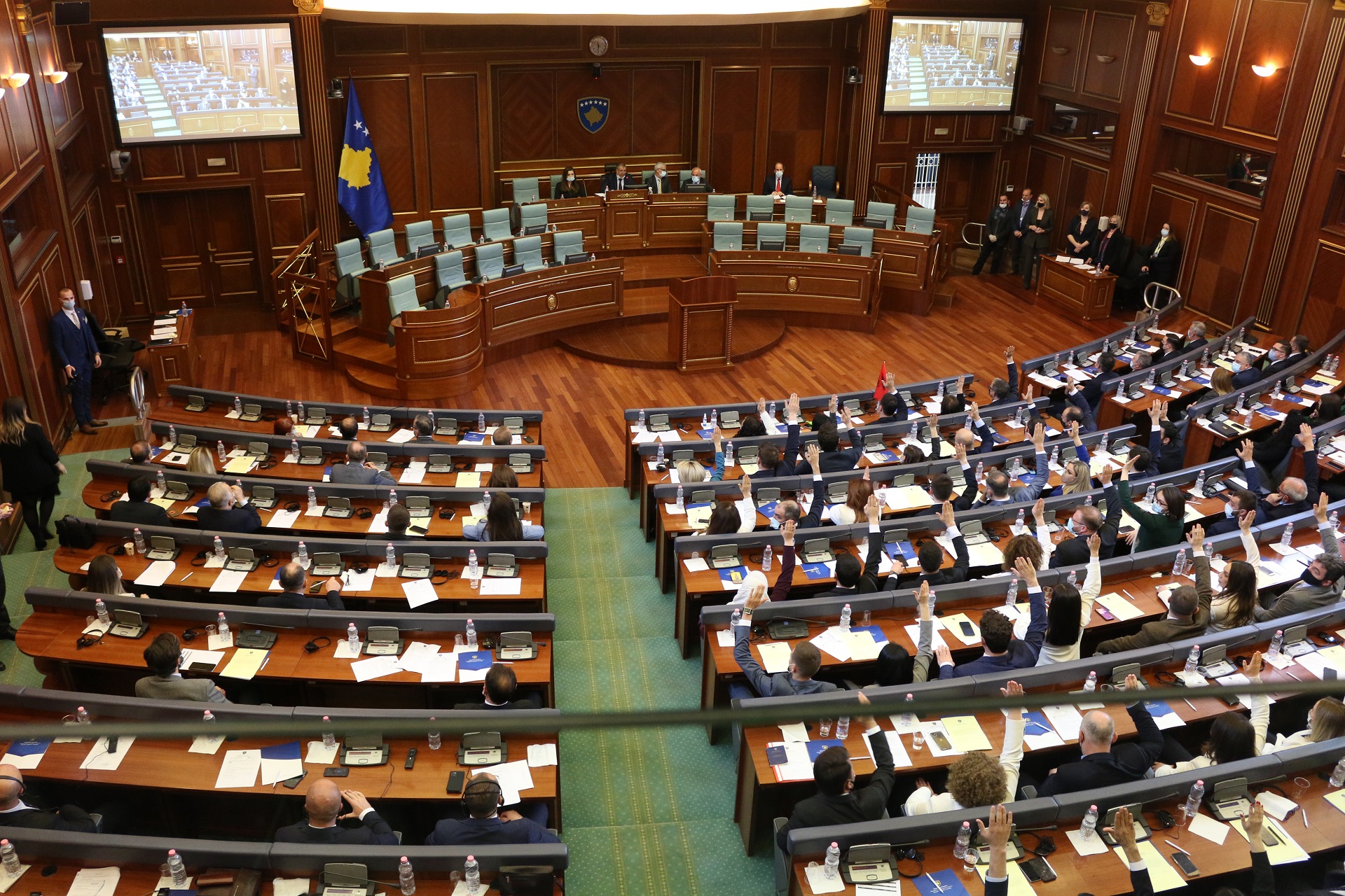 Konstituohet Kuvendi i Kosovës, formohet qeveria e re Kurti