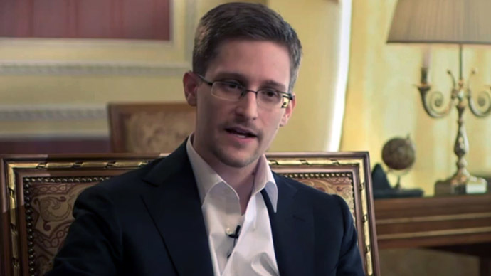 Vladimir Putin ha concesso la cittadinanza russa a Edward Snowden