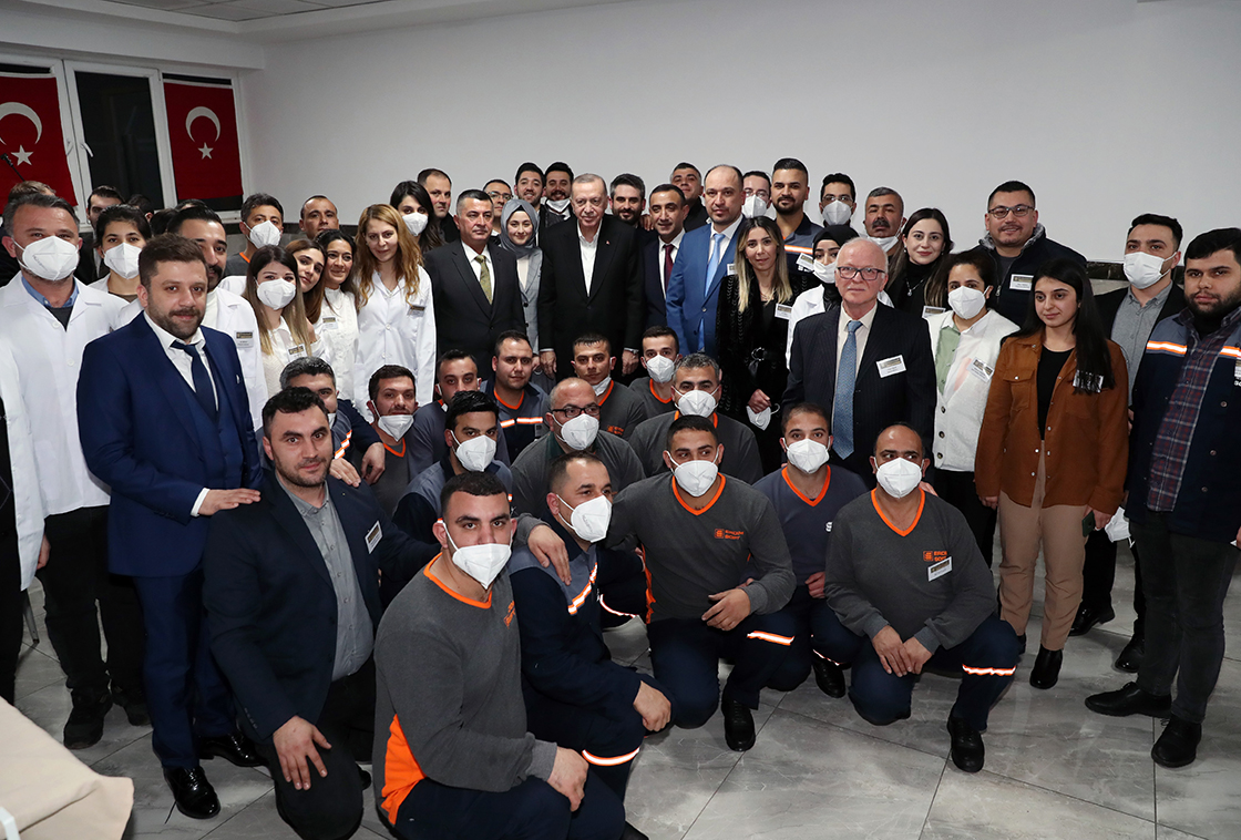 El presidente Erdogan se reúne con los trabajadores en Gaziantep