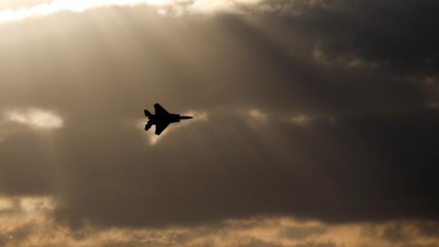 L'aereo combattimento sudcoreano F-5E  si è schiantato dopo il decollo