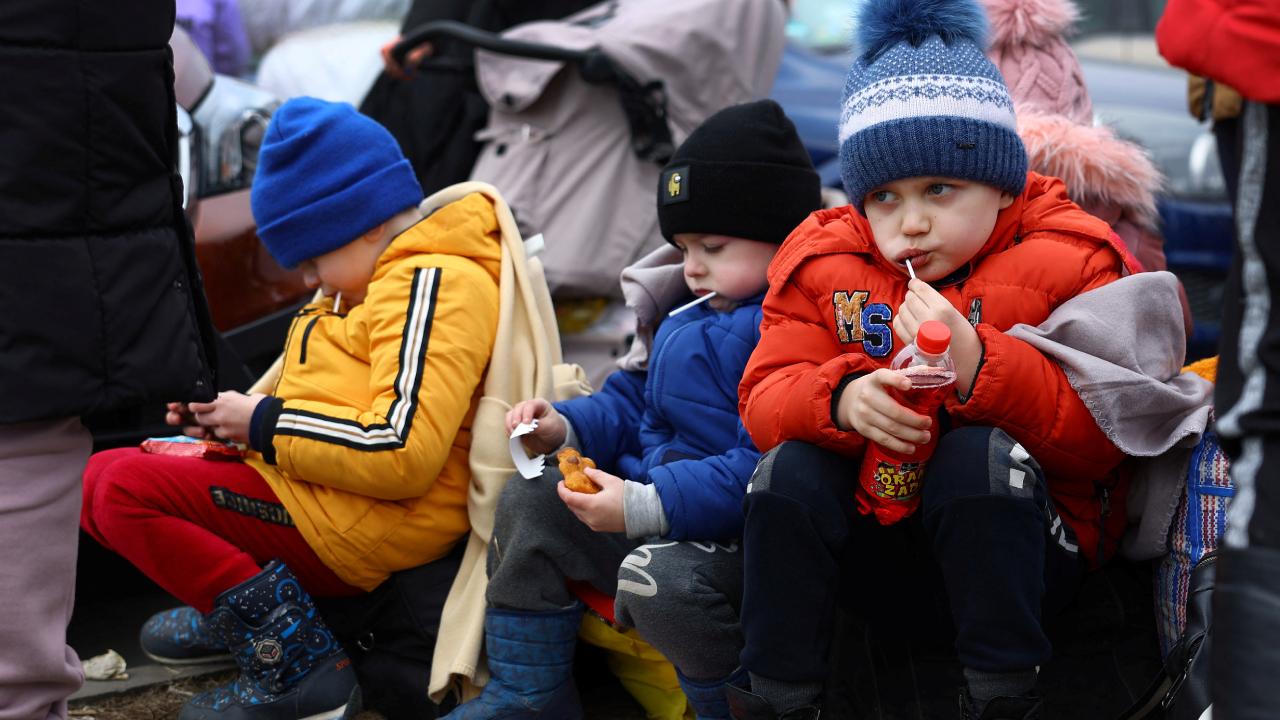 希腊为乌克兰难民筹集的援助物资被烧毁