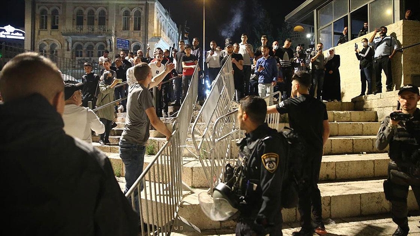 İsrail polisi Fələstinlilərin müqaviməti qarşısında geri çəkildi
