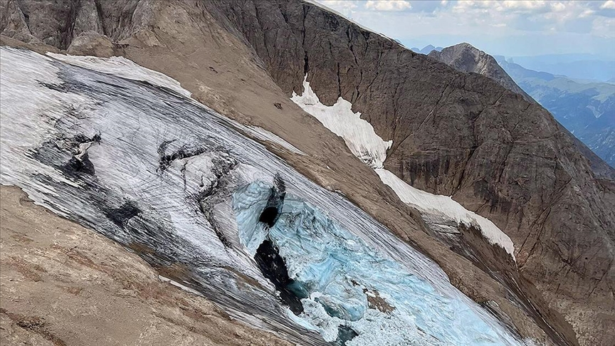 意大利冰川崩塌造成的死亡人数升至 7 人