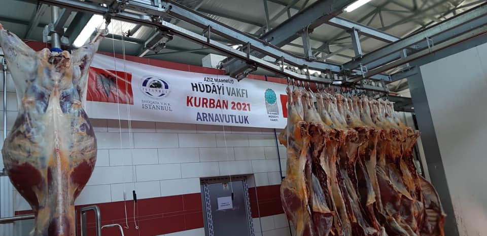 Turqia ndihmoi familjet shqiptare në nevojë me rastin e festës së Kurban Bajramit