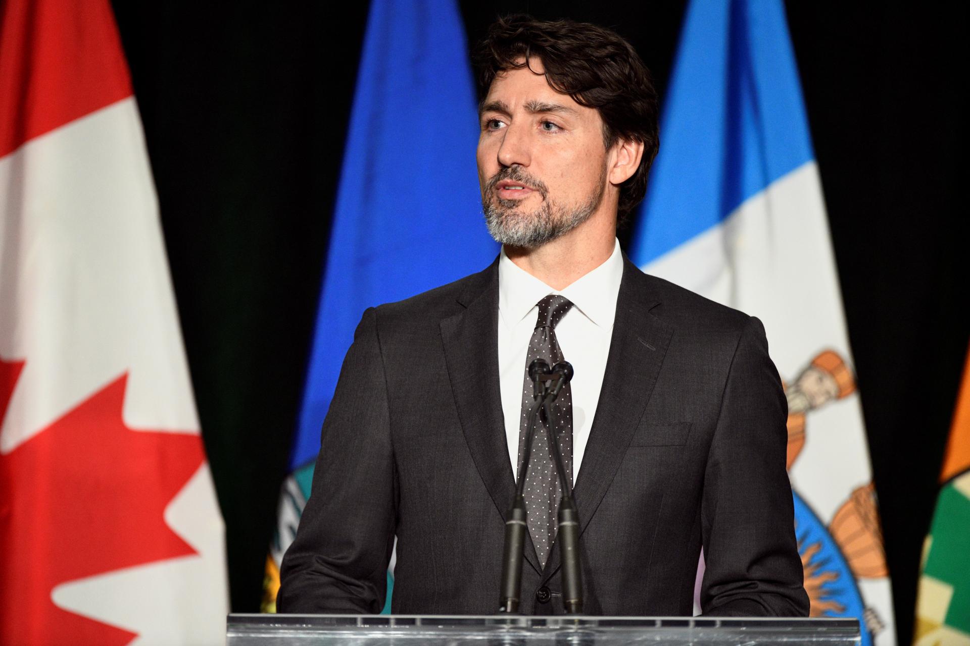 Apedrean al primer ministro canadiense Trudeau en London, Ontario