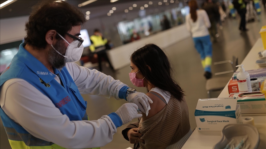 España aprueba el uso de la vacuna de AstraZeneca en personas de hasta 65 años