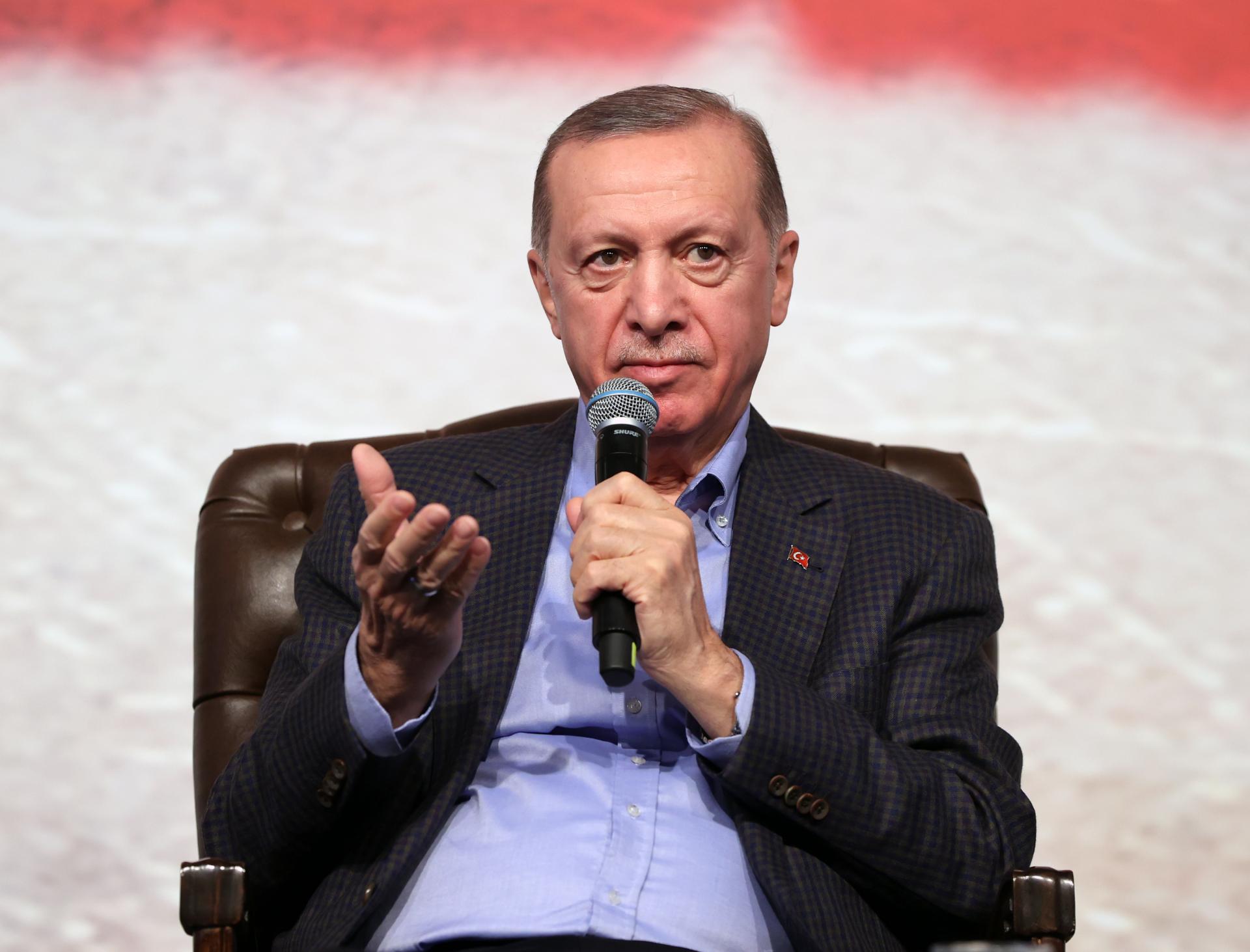 Erdogan: Türkiye podría dar visto a la candidatura de Finlandia a la OTAN