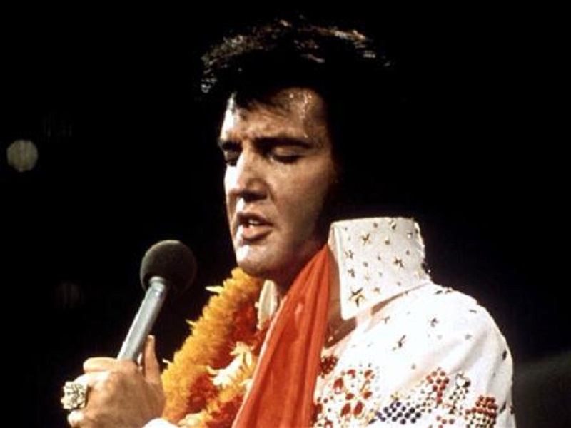 Capelli di Elvis Presley vengono venduti all’asta per 72 mila 500 dollari