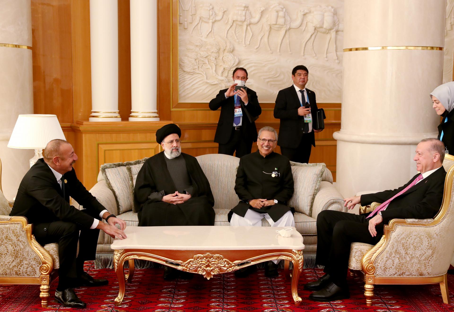 Predsjednik Turske Erdogan na marginama samita u Ashgabatu održao bilateralne sastanke