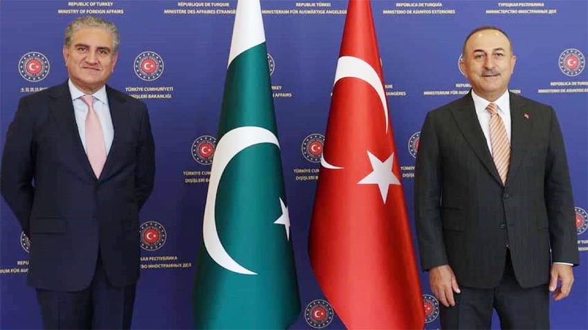 وزیر خارجہ مخدوم شاہ محمود قریشی ترکی کا تین روزہ دورہ کامیابی سے مکمل کر کے واپس وطن روانہ