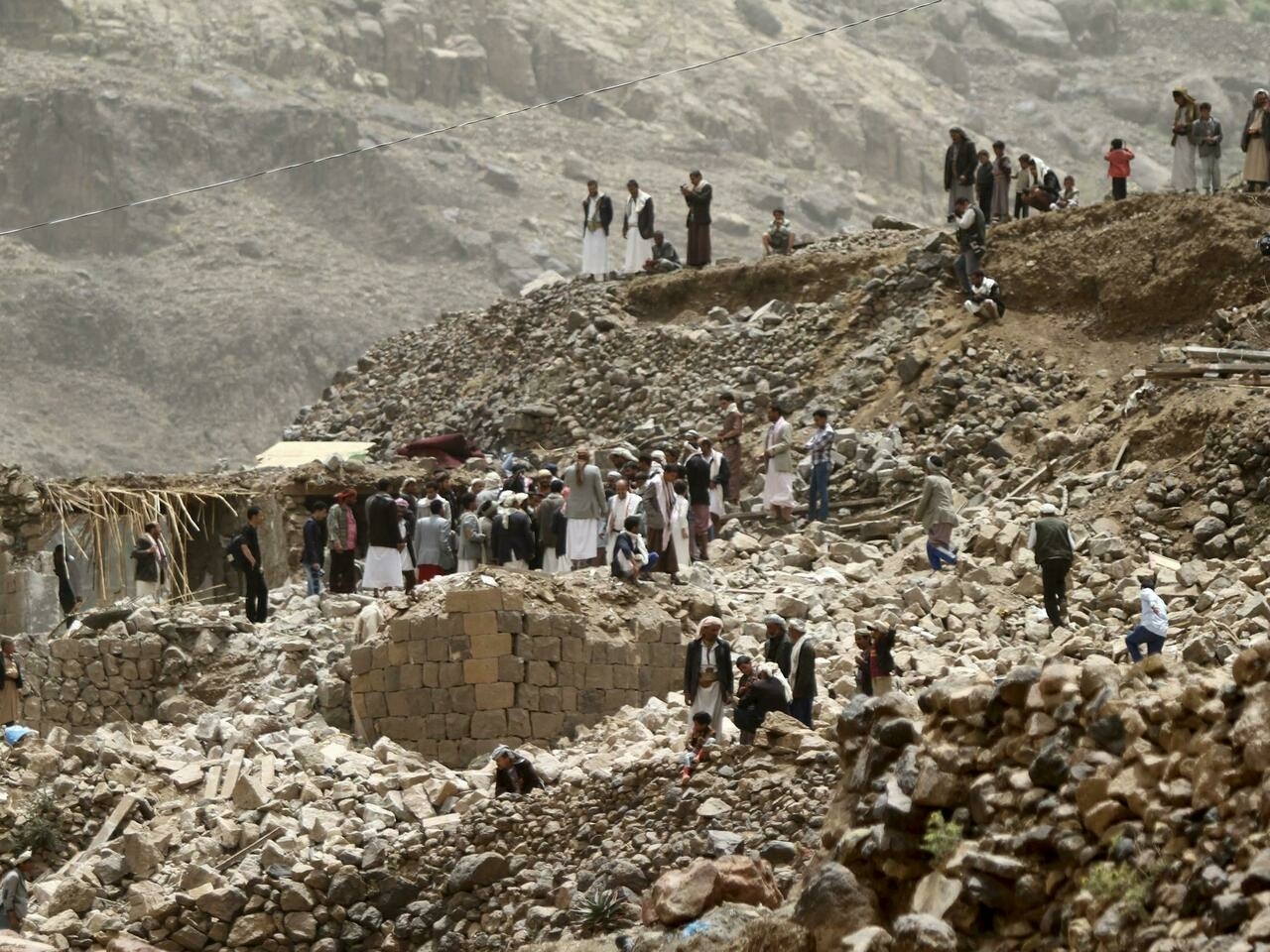 也门发生山体滑坡:12人死亡