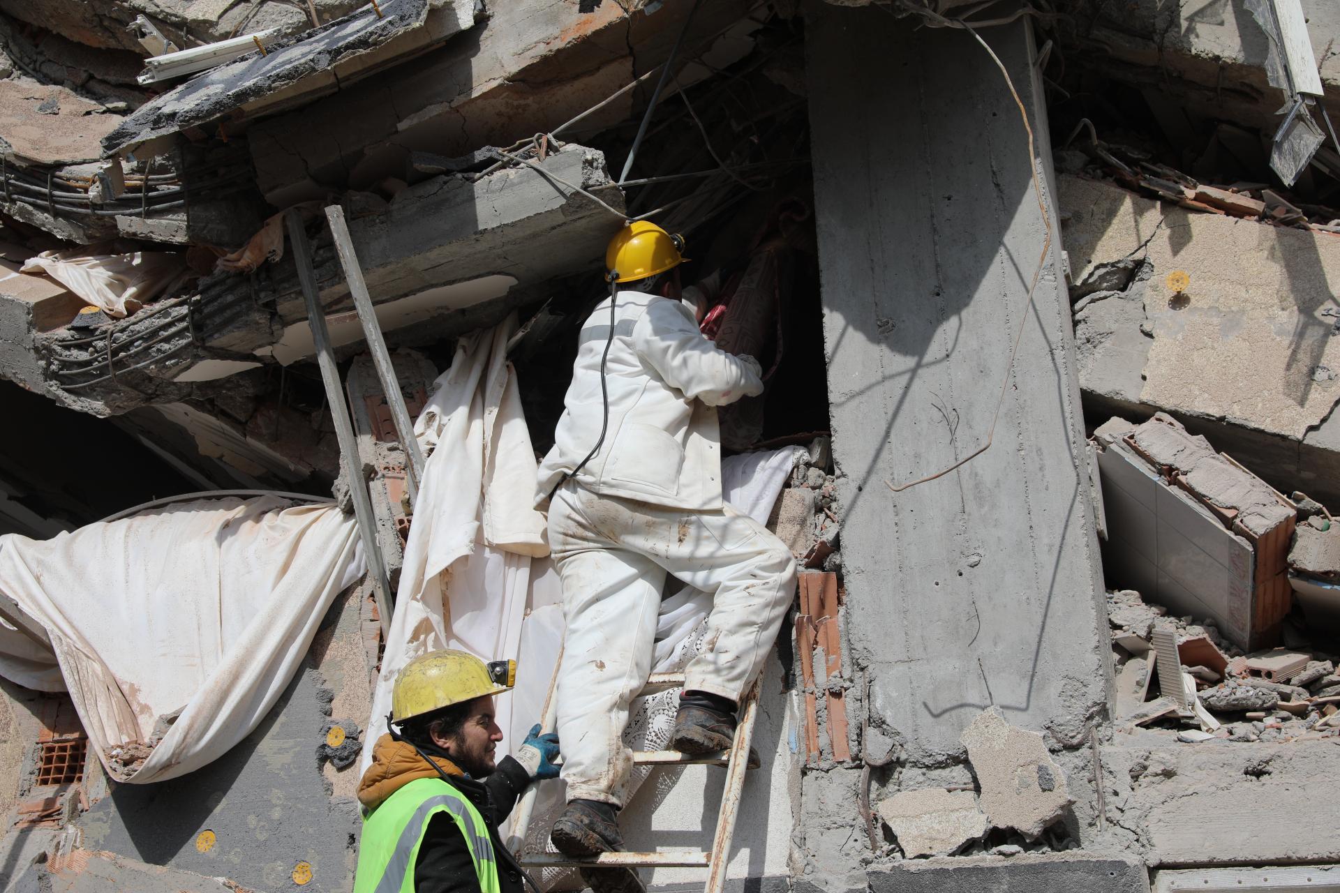 国际媒体纷纷报道土耳其地震