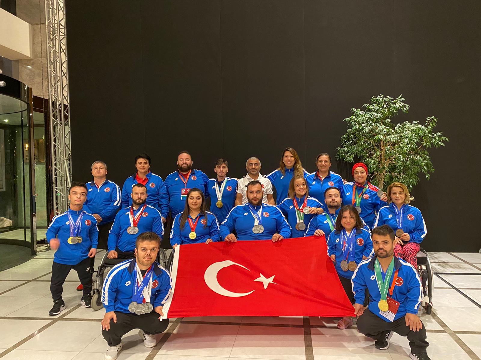 Türkiyənin ağır atletləri 43 medal ilə qayıtdılar