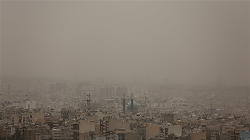 مدارس و سازمانهای دولتی در تهران به دلیل آلودگی هوا تعطیل شد