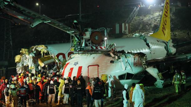 U izlijetanju aviona sa piste na aerodromu Sabiha Gokcen poginule tri osobe