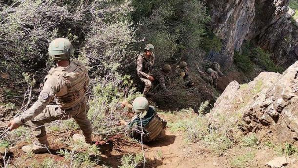 Ushtria turke neutralizon 13 terroristë të PKK-së gjatë 2 ditëve të fundit në veriut të Irakut | TRT  Shqip