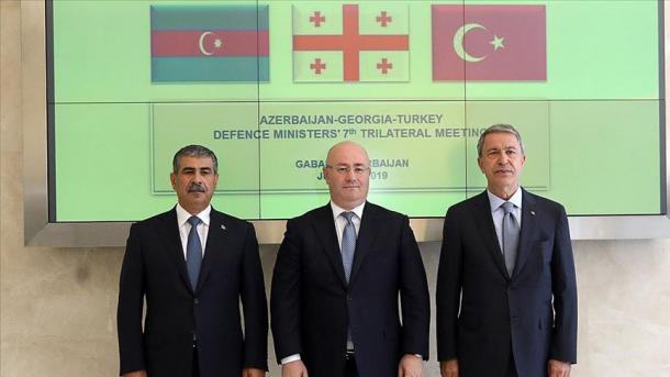 トルコ・アゼルバイジャン・ジョージア国防相会合が開催