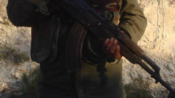 سازمان تروریسم YPG / PKK پنگو هیرگن و معاون France France n kampin e refugjatëve |  TRT Shqip