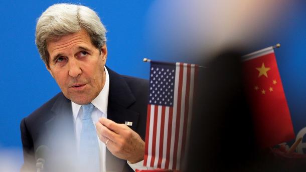 Kinë – Kerry kërkon heqjen e barrierave kundër kompanive amerikane