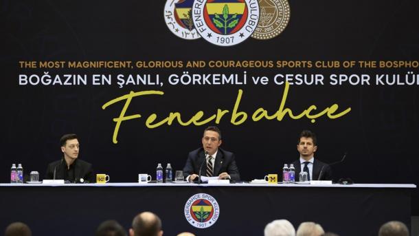 サッカー メスット オジル フェネルバフチェに正式入団 サッカー メスット オジル フェネルバフチェに正式入団