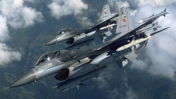 Avionët turq shkatërrojnë 27 objektiva të PKK-së në veri të Irakut