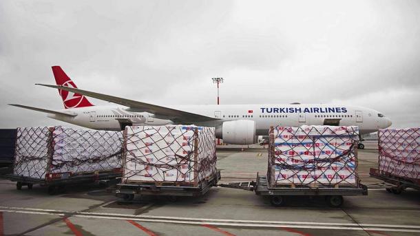 “Turkish Cargo” vazhdon të transportojë mallra për të cilat bota ka nevojë | TRT  Shqip