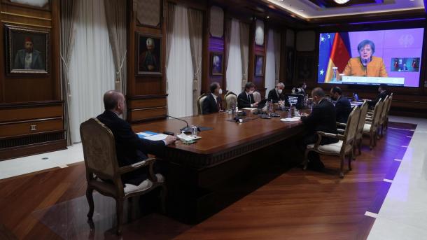 رئیس جمهور اردوغان من را در کابینه ، آنگلا مرکل جمع کرد  TRT Shqip