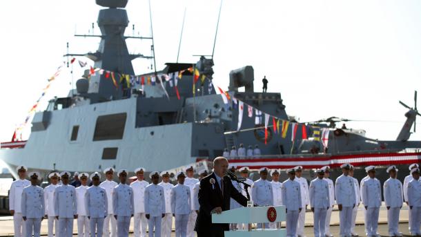 国家軍艦 クナルアダ が海軍に引き渡される 国家軍艦 クナルアダ が海軍に引き渡される