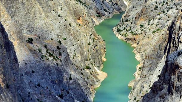 Dünyanın ikinci ən böyük kanyonunun Türkiyedə olduğunu bilirsinizmi?