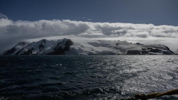 Antarktidada isti hava dalğası ilә bağlı aparılan tәdqiqat