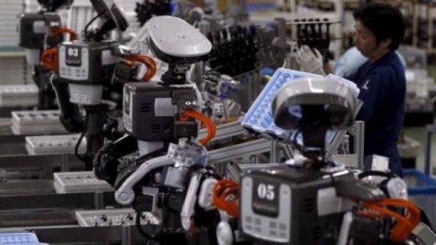 Robotët heqin nga puna 60 mijë kinezë