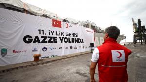 土耳其红新月会第11艘 "慈善船 "昨天从梅尔辛国际港启航