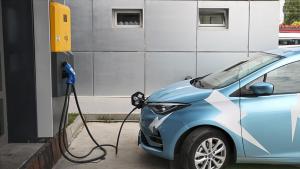 La UE acuerda aumentar estaciones de carga para vehículos eléctricos