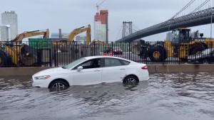 美国纽约迎来创纪录的降雨量