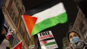 Протести пред израелското посолство във Вашингтон...