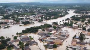 秘鲁发生洪水和山体滑坡