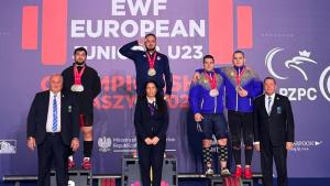 Trionfo di Muhammed Emin Burun al Campionato Europeo di Sollevamento Pesi