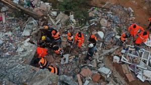 Στους 4.544 αυξήθηκε ο αριθμός των νεκρών από τον φονικό σεισμό