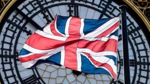 További tüzérségi lövedék szállítását ígérte Nagy-Britannia Ukrajnának