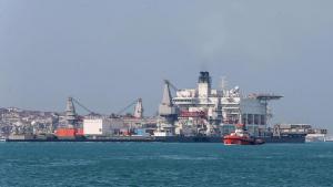 Se suspende el tráfico en el Bósforo por el paso del gigantesco buque de Turkish Stream