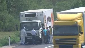 Encontraron muertos 50 refugiados en un camión en Austria 