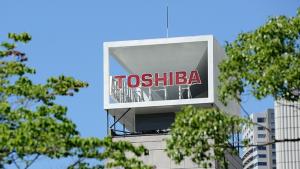Toshiba 5 миң адамды жумуштан чыгарат